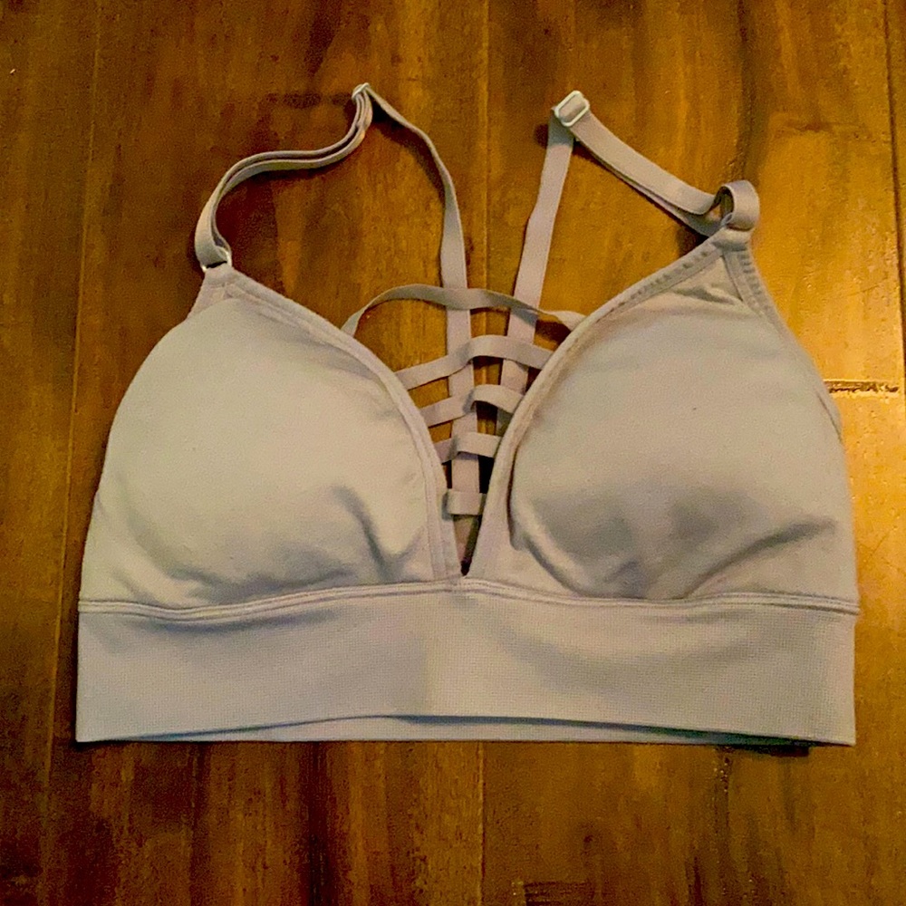 Victoria Sport Strappy Sports Bra